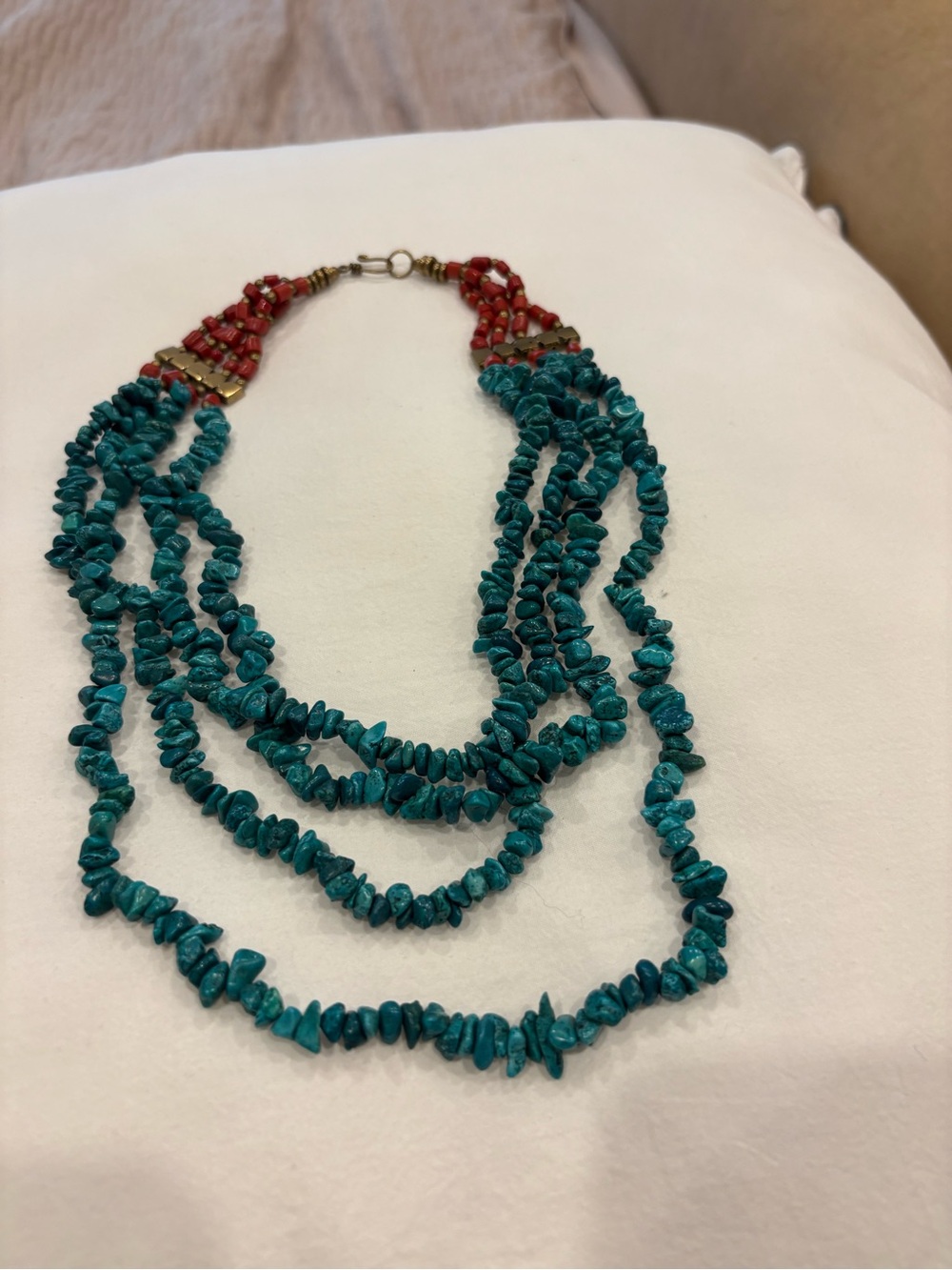 Multi-Strand Turquoise Chip Necklace with Coral Accent/natural stone